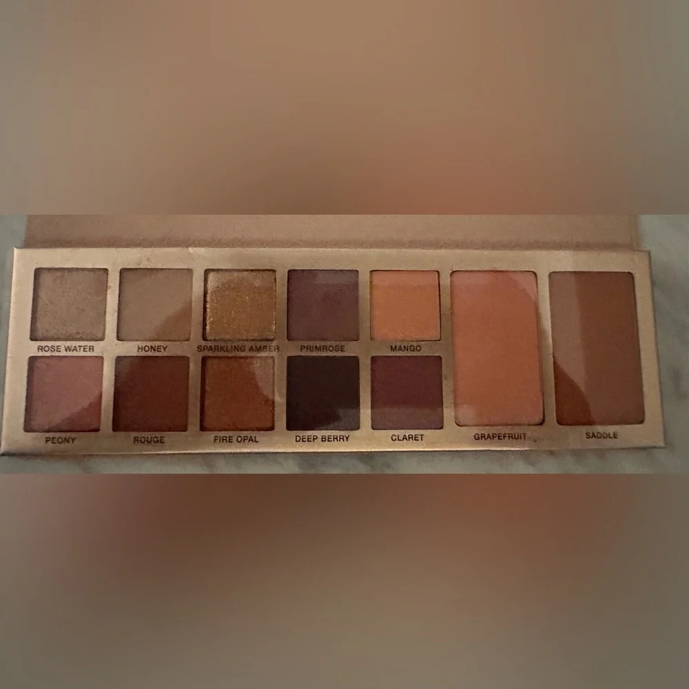Anastasia Beverly Hills brand new